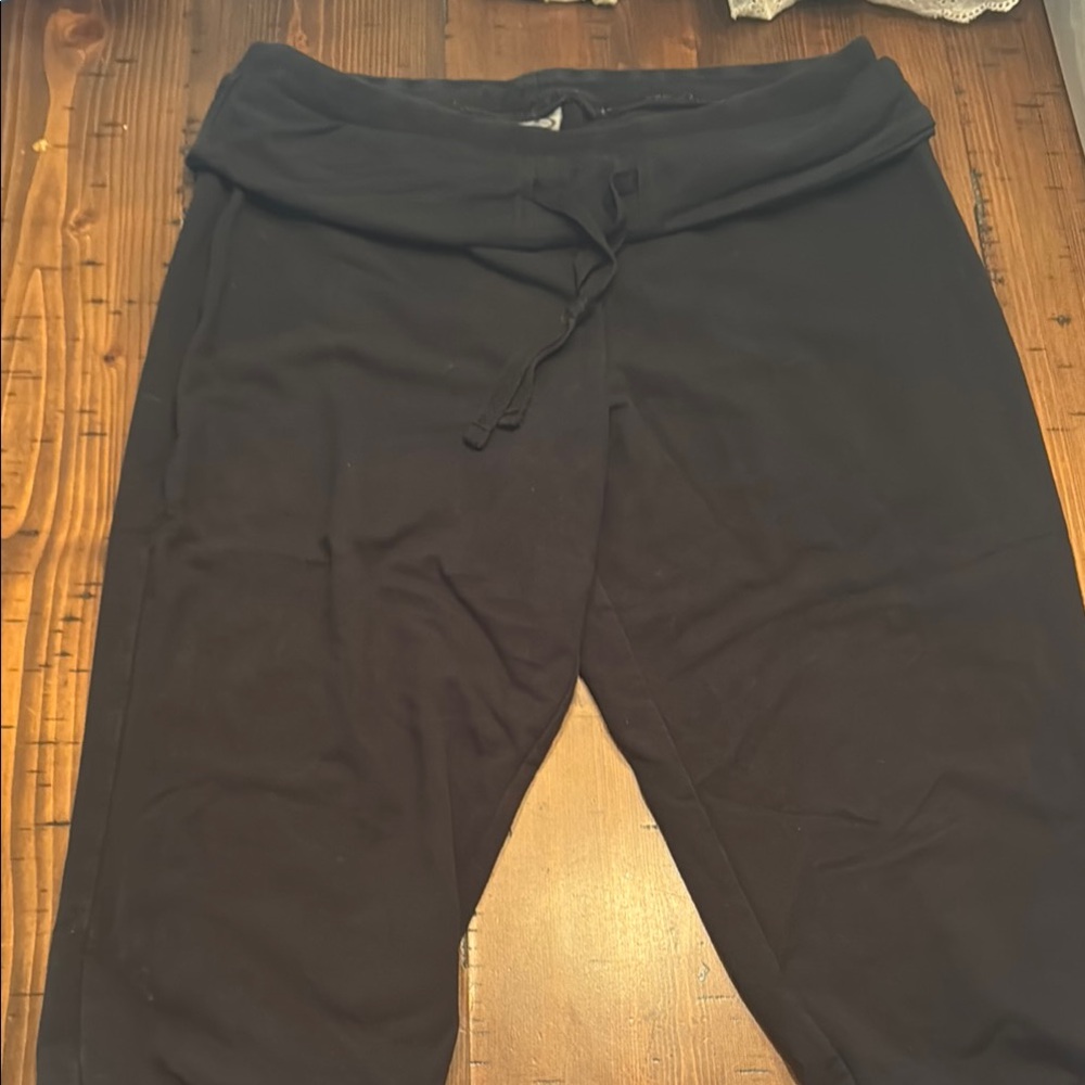 Women’s Champion Black cropped athletic pants